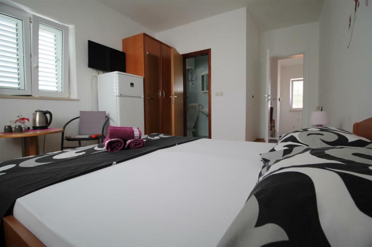 Private Accommodation Carevic Dubrovnik Eksteriør billede